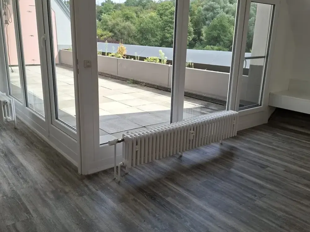 Schöne, helle 4-Zimmer-Wohnung mit großem Balkon