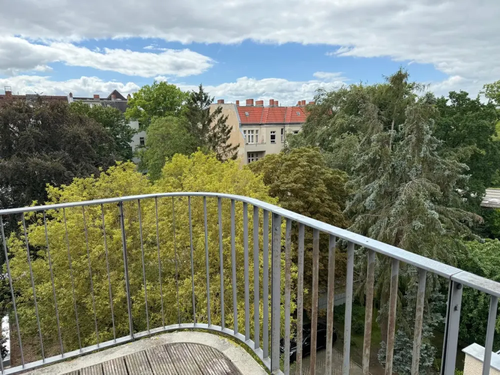 2-Zimmer-Wohnung mit 2 Balkone und Einbauküche am Grunewald