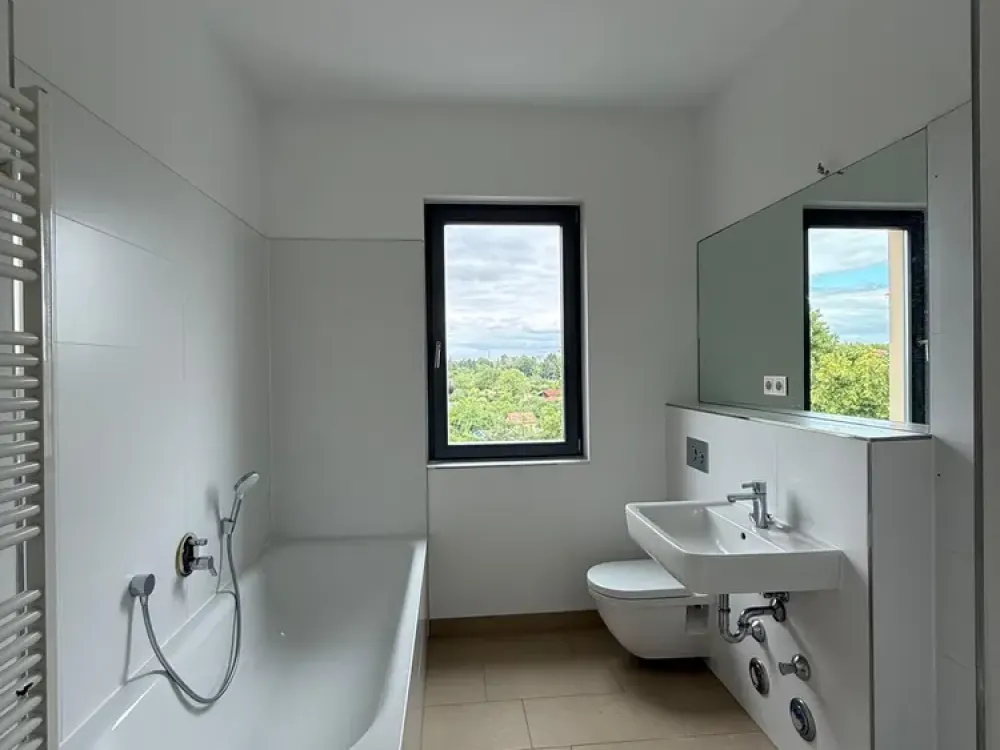 2-Zimmer-Wohnung mit 2 Balkone und Einbauküche am Grunewald