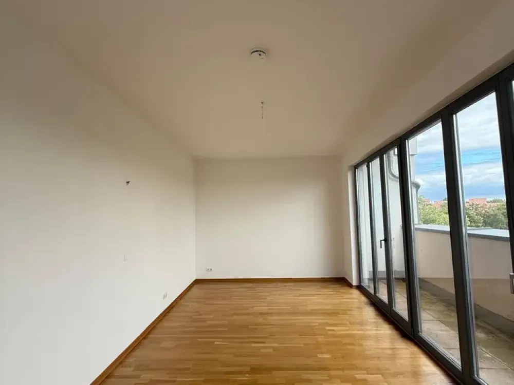 2-Zimmer-Wohnung mit 2 Balkone und Einbauküche am Grunewald
