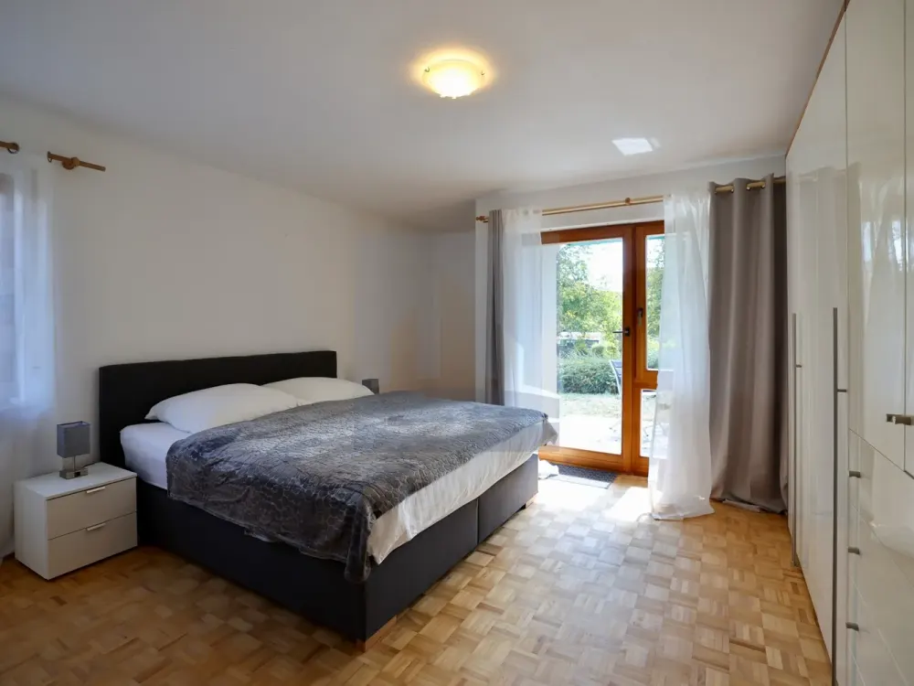 Furnished Ground Floor Apartment in Salem, 105 m², 2 Terraces, Underground Parking, Limited Until 30.09.2027