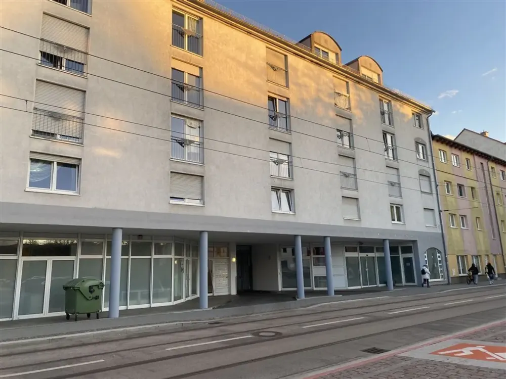 Schönefeld-Abtnaundorf * Renoviert* helle 2 Zi.-DG*Whg.* Wannenbad* Keller* SP anmietbar