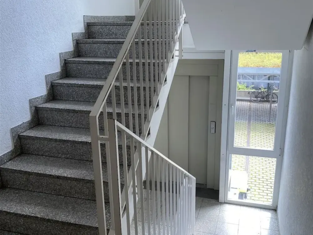 Schönefeld-Abtnaundorf * Renoviert* helle 2 Zi.-DG*Whg.* Wannenbad* Keller* SP anmietbar