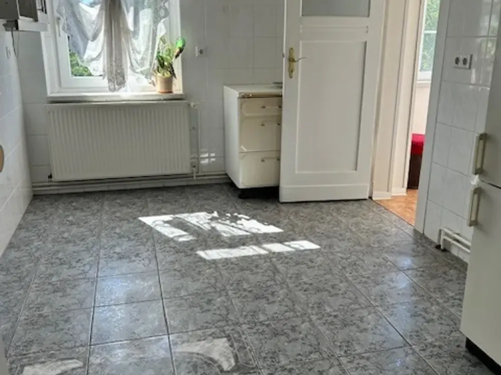 4 großzügige helle Zimmer - ideale Gewerberäume in Bahnhofsnähe!
