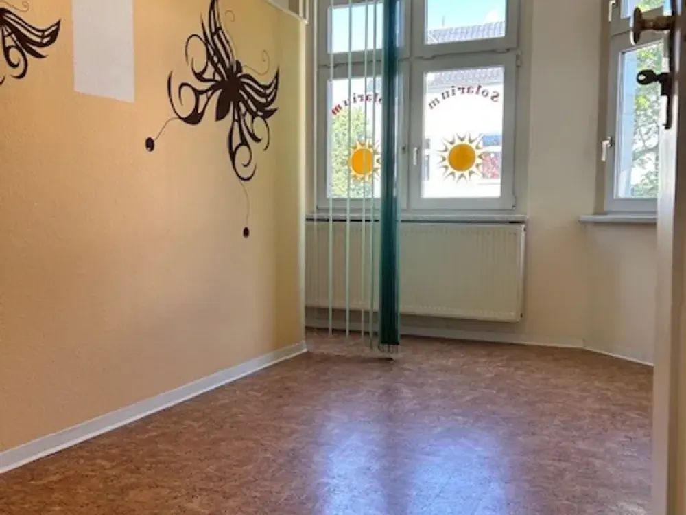 4 großzügige helle Zimmer - ideale Gewerberäume in Bahnhofsnähe!