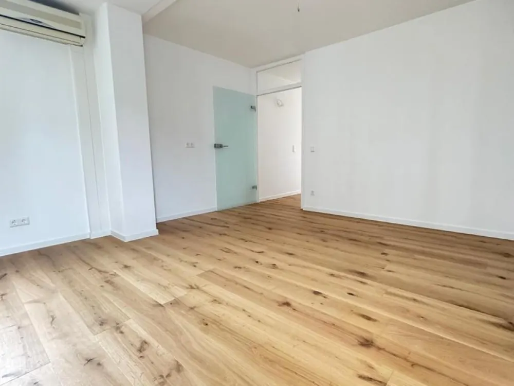 First Occupancy After Complete Renovation, Modern 3-Room Apartment in Friedrichshafen