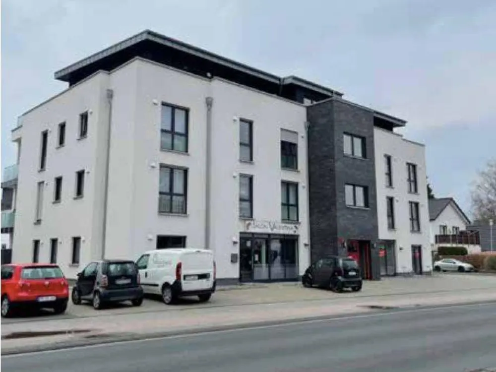 Modern and Bright 2-Room Apartment in Sennelager, Early Move-In