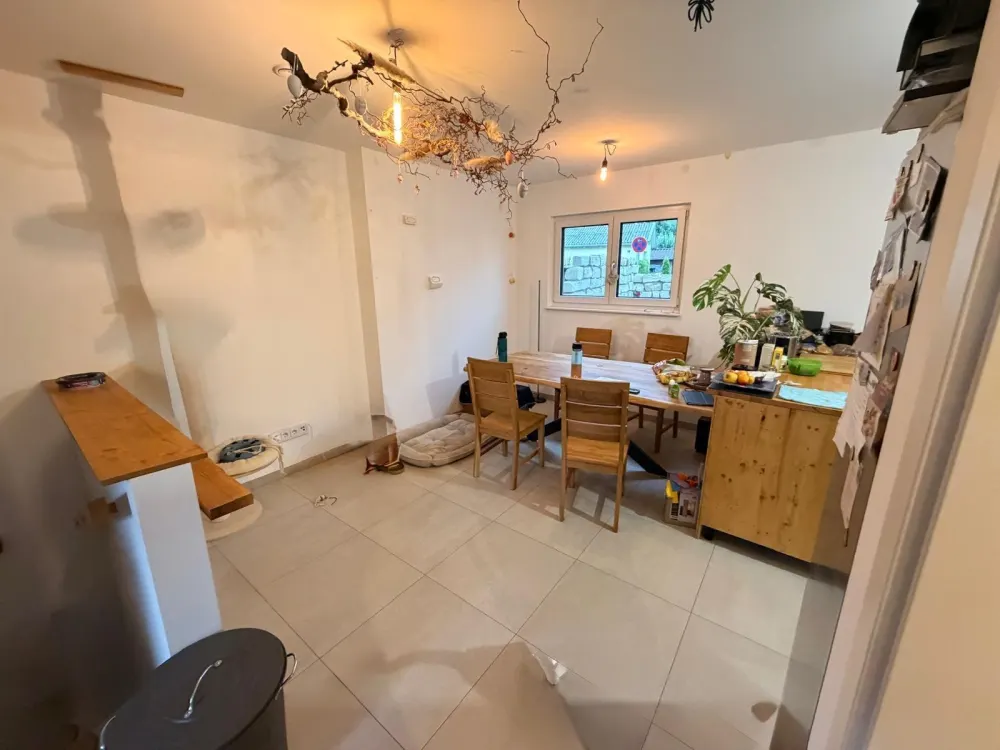 Haushälfte in Traumkulisse mit Südterrasse und 2 Stellplätzen