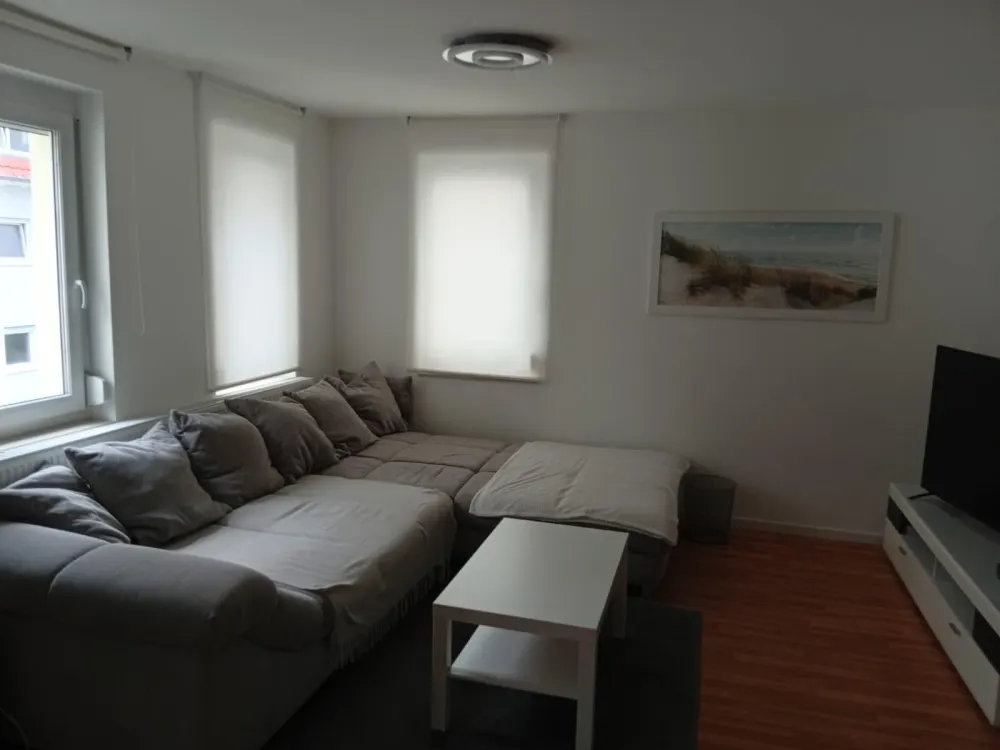 2 Zimmer- Wohnung im OG