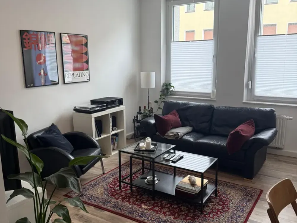 Helle, gepflegte 2-Zimmer-Wohnung mit offener Küche und modernem Duschbad