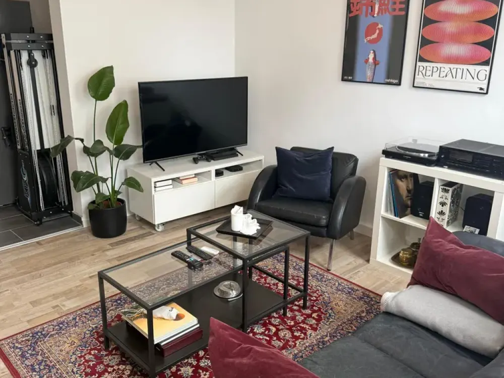 Helle, gepflegte 2-Zimmer-Wohnung mit offener Küche und modernem Duschbad