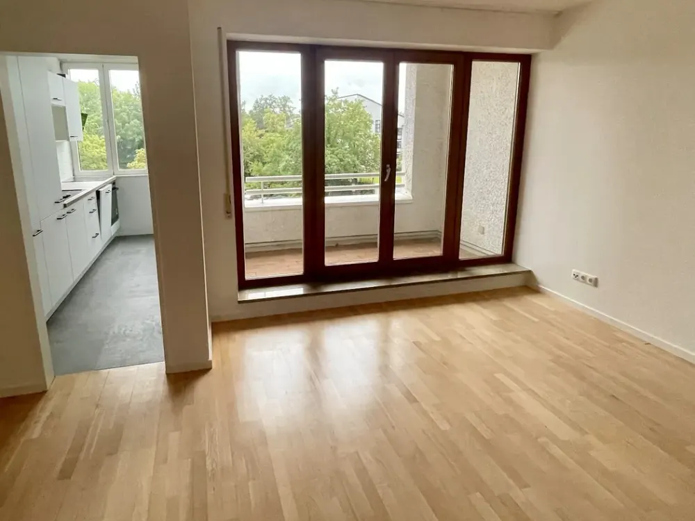 Großzügige 3-Zimmer-Wohnung mit Südbalkon & neuer Küche - hervorragende S-Bahn-Anbindung - renoviert