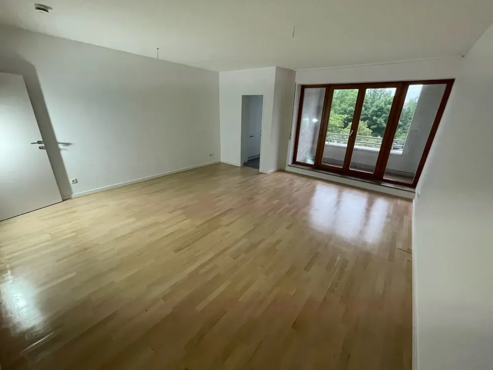 Großzügige 3-Zimmer-Wohnung mit Südbalkon & neuer Küche - hervorragende S-Bahn-Anbindung - renoviert