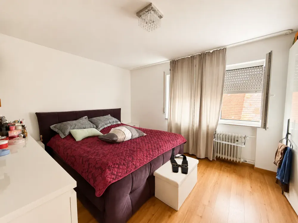 Kürzlich sanierte 3-Zimmer-Wohnung mit Einbauküche und Balkon
