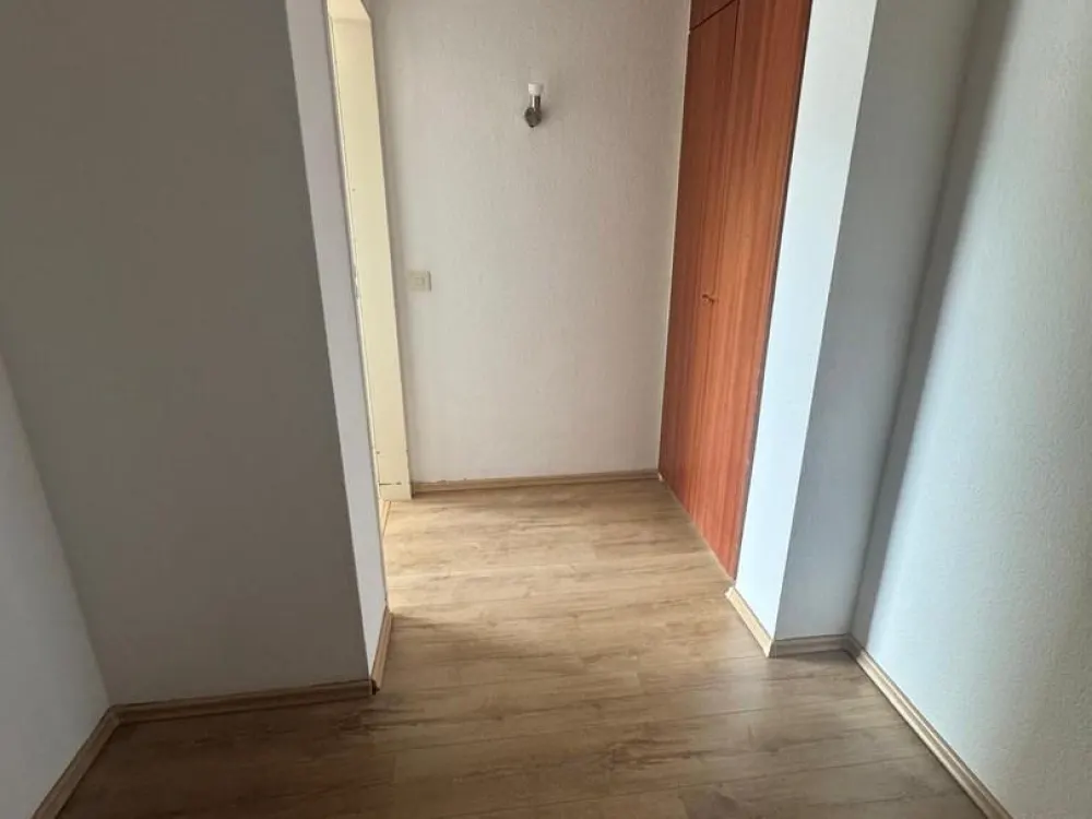 Helles Single-Appartement mit Balkon