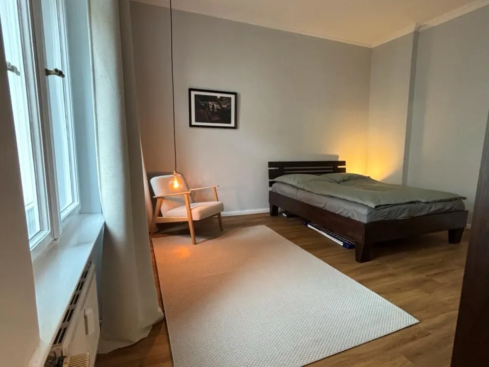 Zentrale, möbelierte Wohnung AB SOFORT