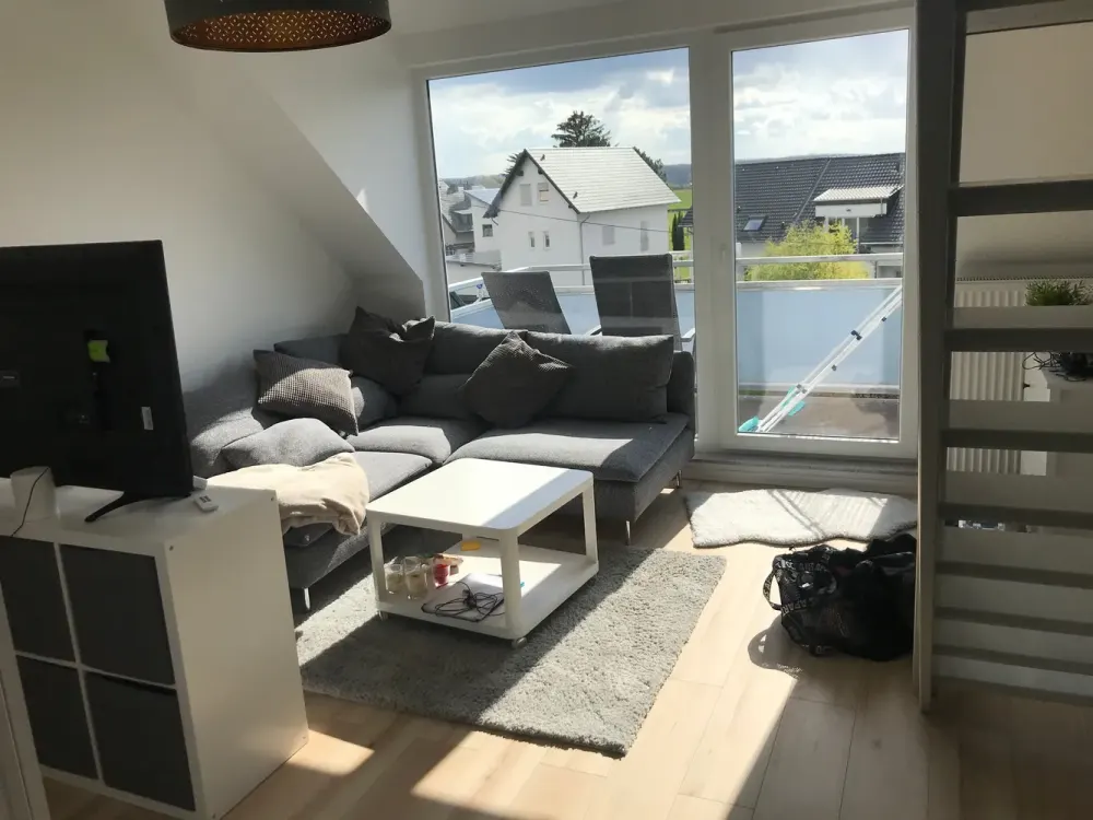 Helle 2-Zimmer Maisonette Wohnung mit Balkon in Bornheim Widdig