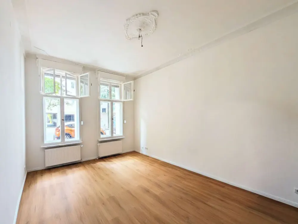 Erstbezug nach Sanierung: 3-Zimmer-Erdgeschosswohnung mit EBK in Berlin-Weißensee