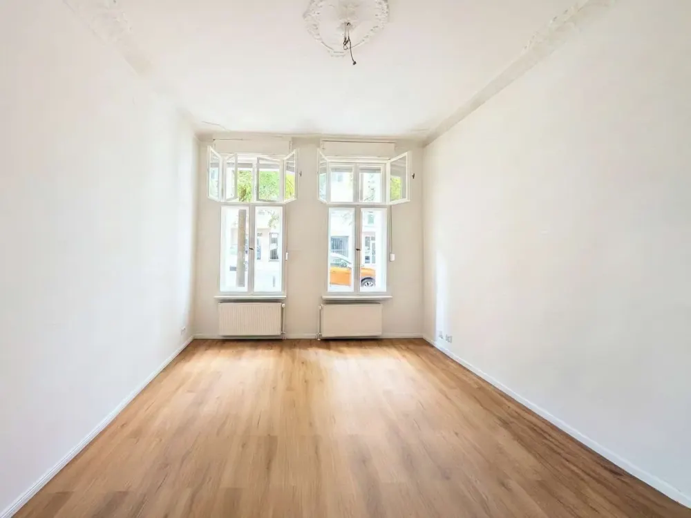 Erstbezug nach Sanierung: 3-Zimmer-Erdgeschosswohnung mit EBK in Berlin-Weißensee