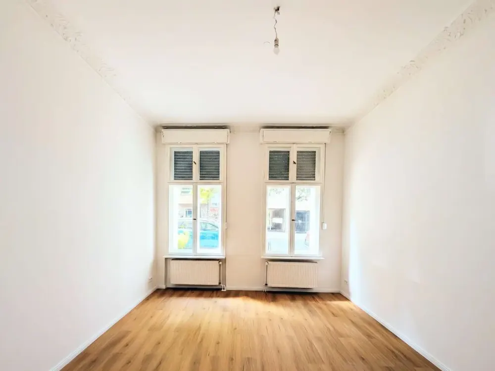 Erstbezug nach Sanierung: 3-Zimmer-Erdgeschosswohnung mit EBK in Berlin-Weißensee