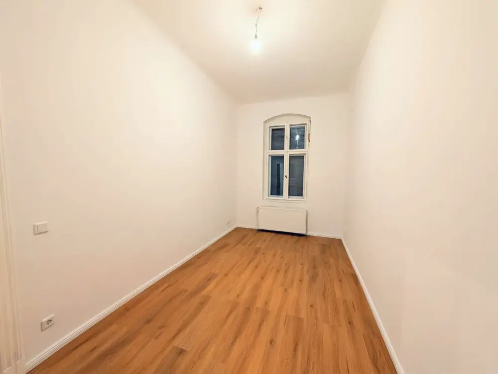Erstbezug nach Sanierung: 3-Zimmer-Erdgeschosswohnung mit EBK in Berlin-Weißensee