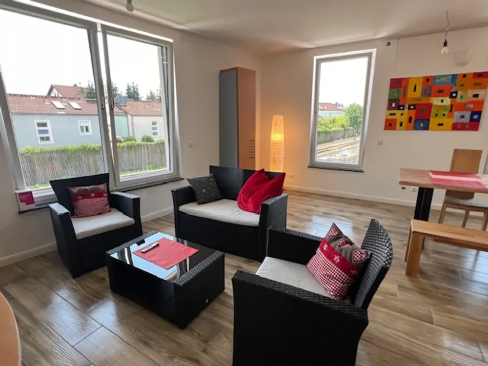 Möbliert Zentral Modern WG-Geeignet - 3,5 Zimmer im Neubau 1. OG, nahe Fitnessstudio & Bahnhof, W15
