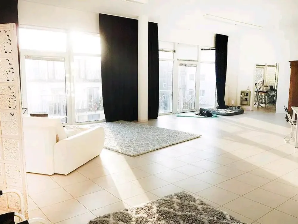 Großzügiges 105 m² Atelier-Loft mit 3 Balkonen (Köln-Nähe)