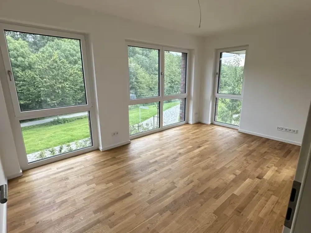 Leben am Wasser in extravaganter Lage - Imposante 4-Zimmer-Wohnung mit direktem Wasserblick