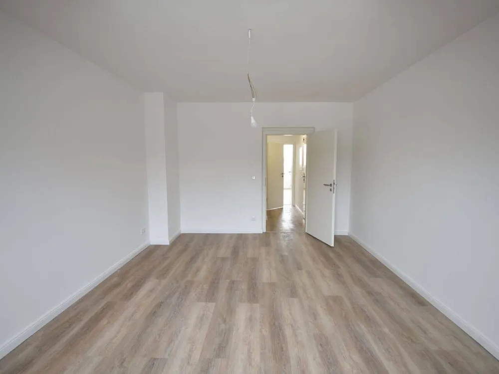 ERSTBEZUG nach Sanierung! Moderne 2-Zi-Whg mit Wohnküche in Flingern