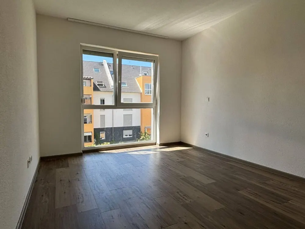 Neuwertige 2 Zimmer Wohnung mit Balkon!