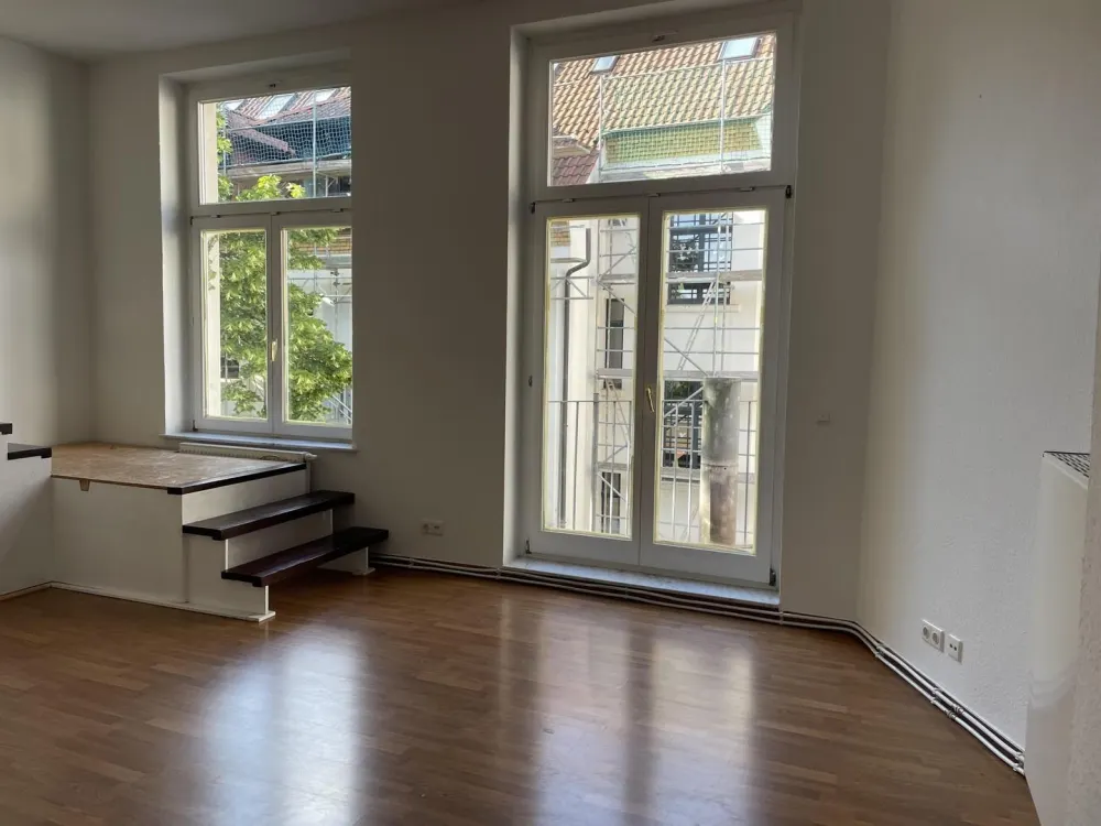Elegant 5-Room Historic Apartment with 16 m² Sunny Balcony, Available from 01 September 2026