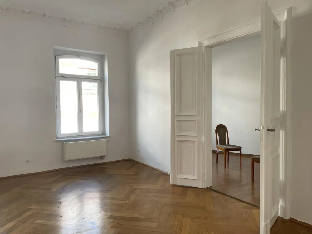 Elegant 5-Room Historic Apartment with 16 m² Sunny Balcony, Available from 01 September 2026