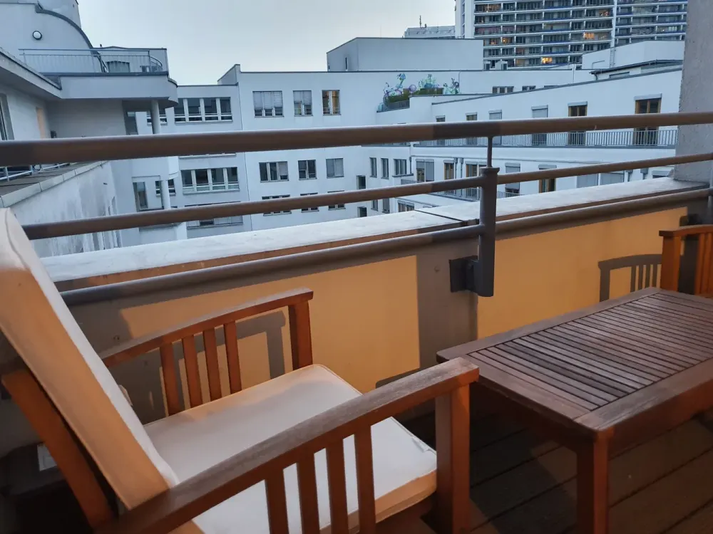 Schöne, gepflegte 2-Zimmer-Wohnung mit Balkon und EBK in Mitte, Berlin