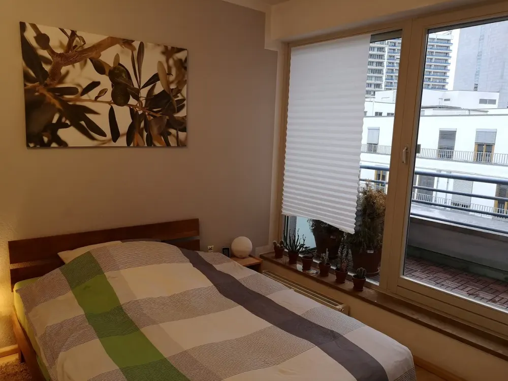 Schöne, gepflegte 2-Zimmer-Wohnung mit Balkon und EBK in Mitte, Berlin
