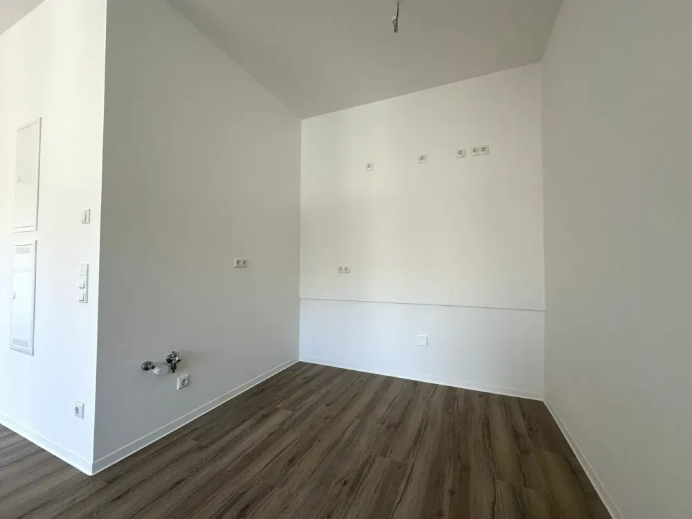 2 Rooms | Balcony | Renovated Old Building, Living in Zentrum-Ost | Optional with Fitted Kitchen