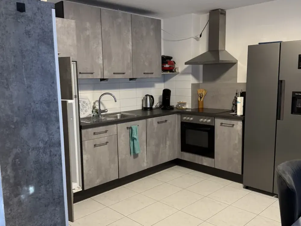 Stilvolle 2-Zimmer-Souterrainwohnung mit Terrasse