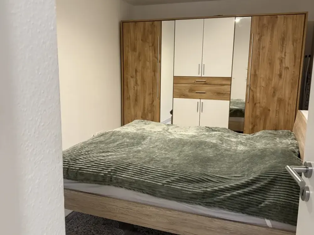 Stilvolle 2-Zimmer-Souterrainwohnung mit Terrasse