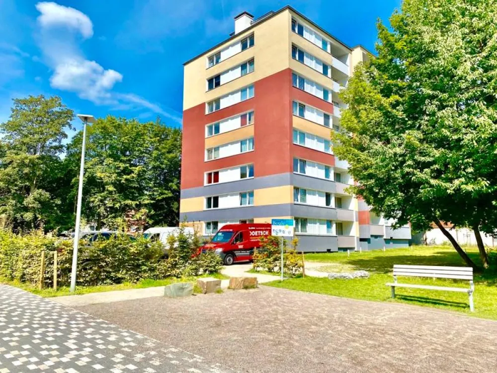 3-Zimmer-Wohnung, komplett renoviert mit Aufzug