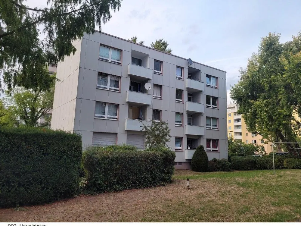 Eine exklusive, gepflegte 4,5-Zimmer-Wohnung mit Loggia und viel