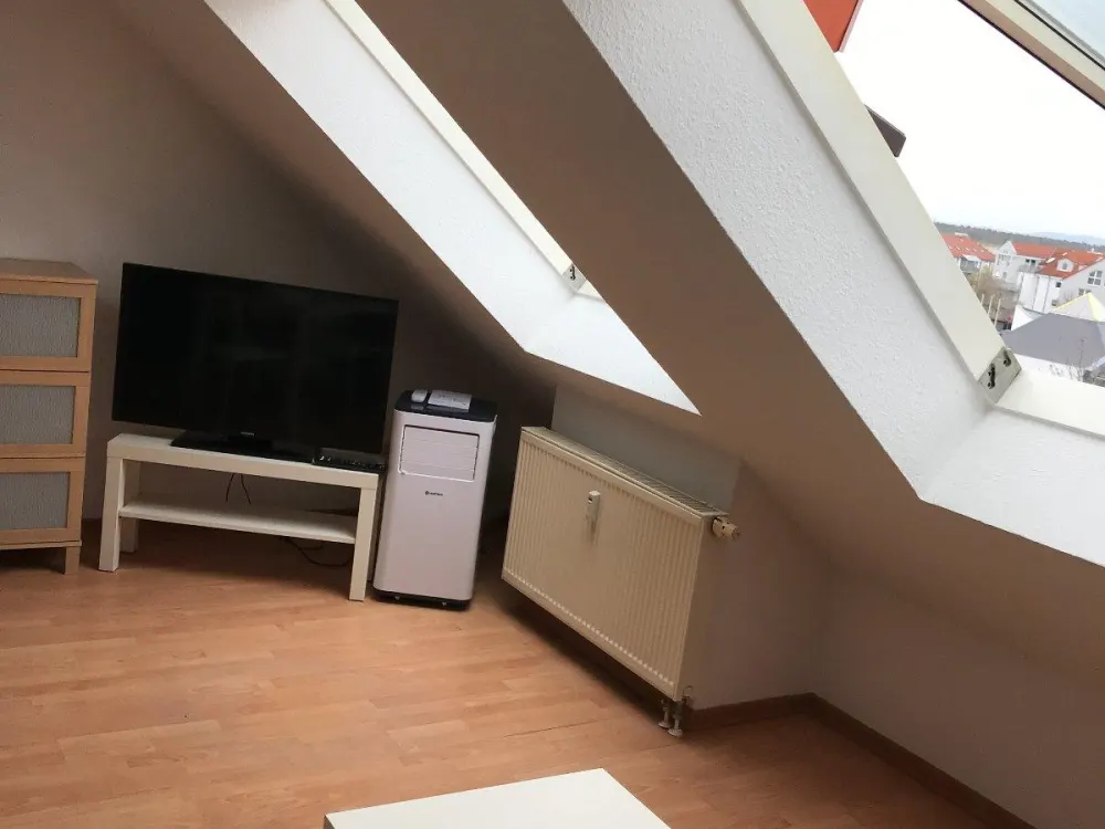 Möbliertes Dachgeschoss-Appartement im Zentrum von Dietzenbach