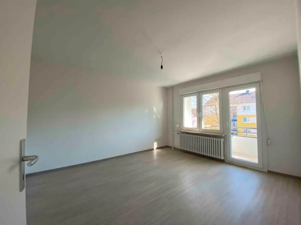 Barrierearm: 3-Zimmer Wohnung im EG mit Dusche!