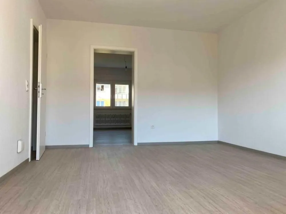 Barrierearm: 3-Zimmer Wohnung im EG mit Dusche!