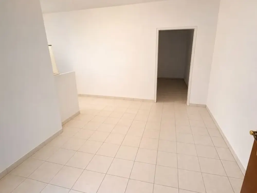 Gepflegte 1,5-Zimmer-Souterrainwohnung mit Fußbodenheizung und Einbauküche