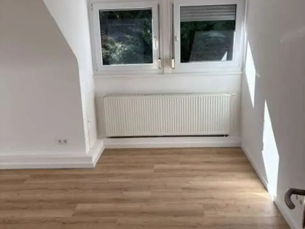 Schöne, ruhige Dachgeschosswohnung nähe Killesberg, komplett renoviert