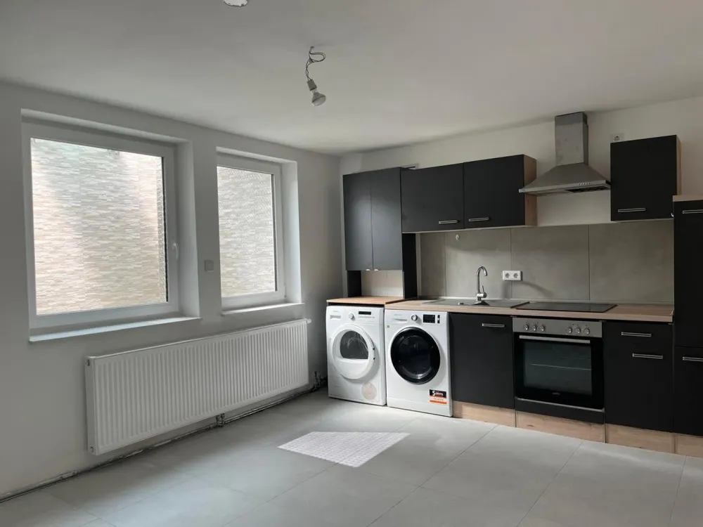 Frisch renovierte 2-Zimmer-Wohnung, 39 m², Stuttgart-Feuerbach, hell & top angebunden