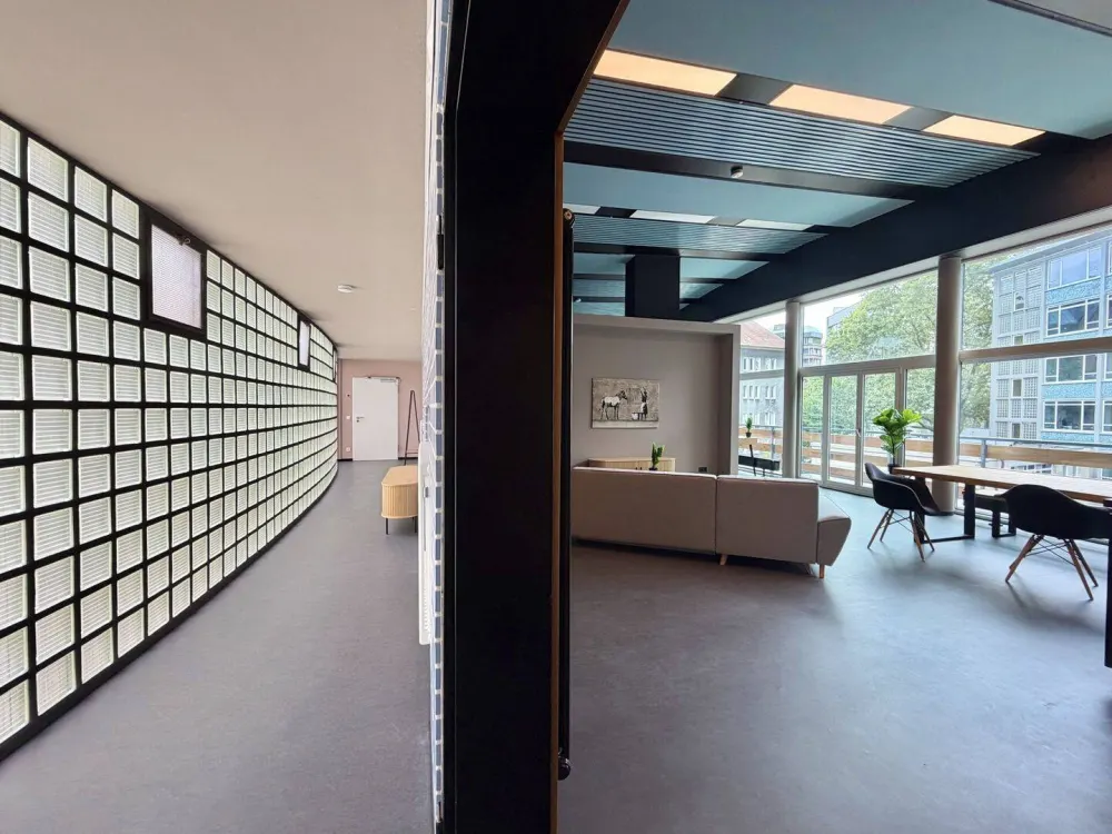 Einzigartiges Wohnerlebnis! Vollmöbliertes Loft im ehemaligen Hörsaal | Hövel Suites