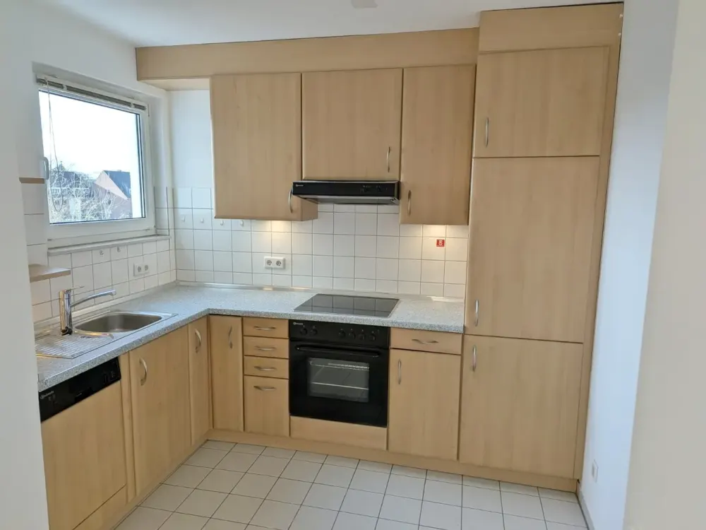 Nähe Vital Bad: Helle 3-Zimmer-Wohnung mit großem Südbalkon, Mietvertrag befristet für 3 Jahre