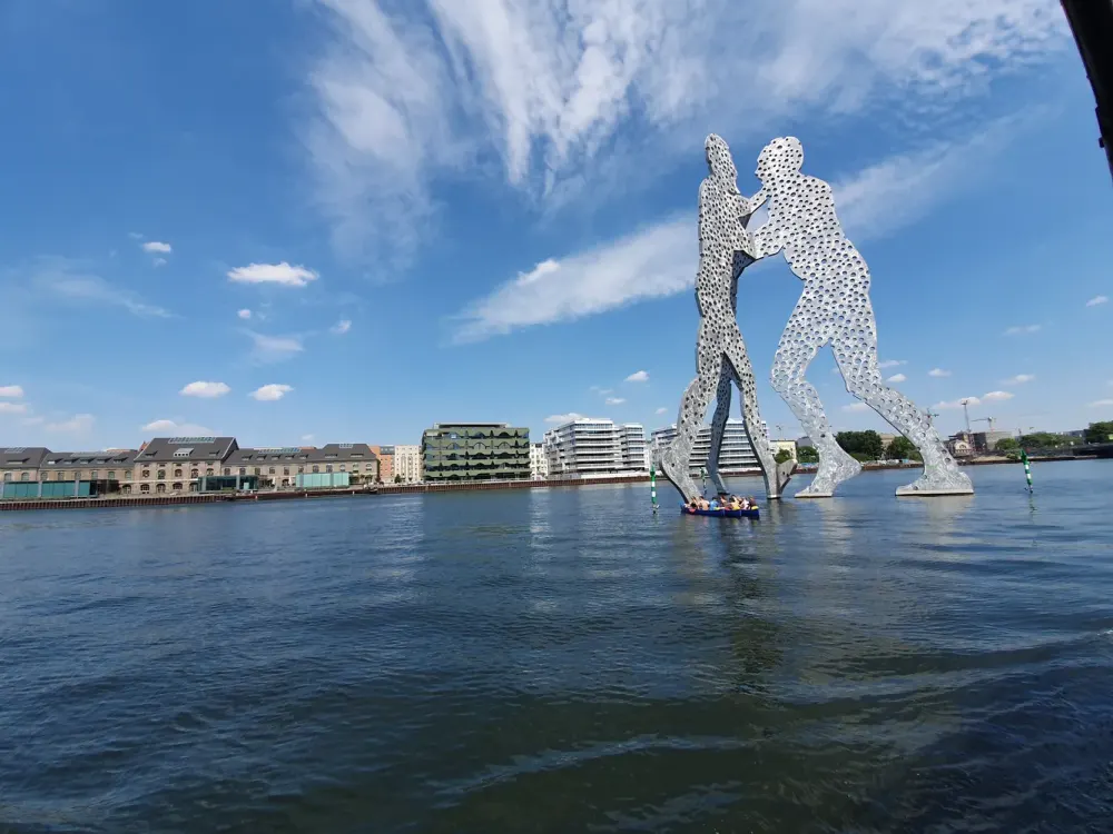 2 ZIMMER Luxus Wohnung - EBK - Wasserblick - Balkone- 1585€ Warm - 1-3 Years contract