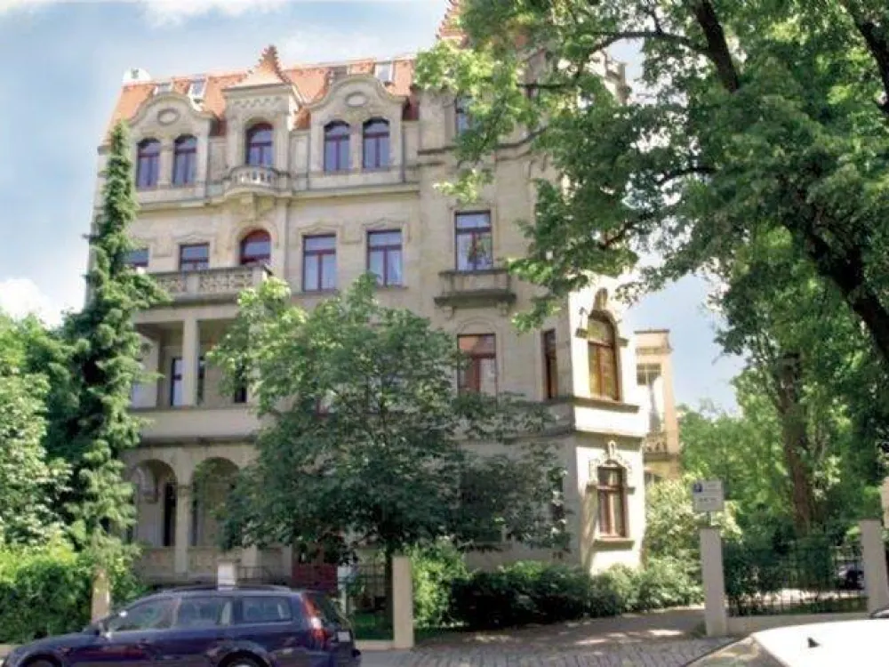 3-Zi-Penthousewohnung ab 01.11.25 in stilvoller Stadtvilla in Dresden in direkter Nähe der Technischen Universität