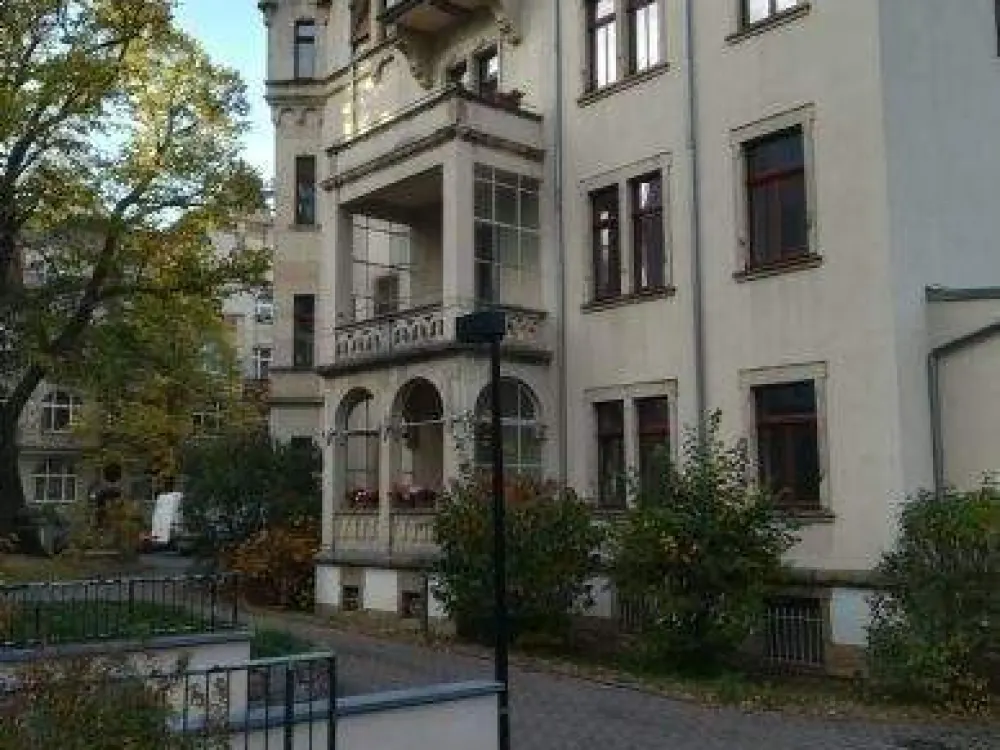3-Zi-Penthousewohnung ab 01.11.25 in stilvoller Stadtvilla in Dresden in direkter Nähe der Technischen Universität